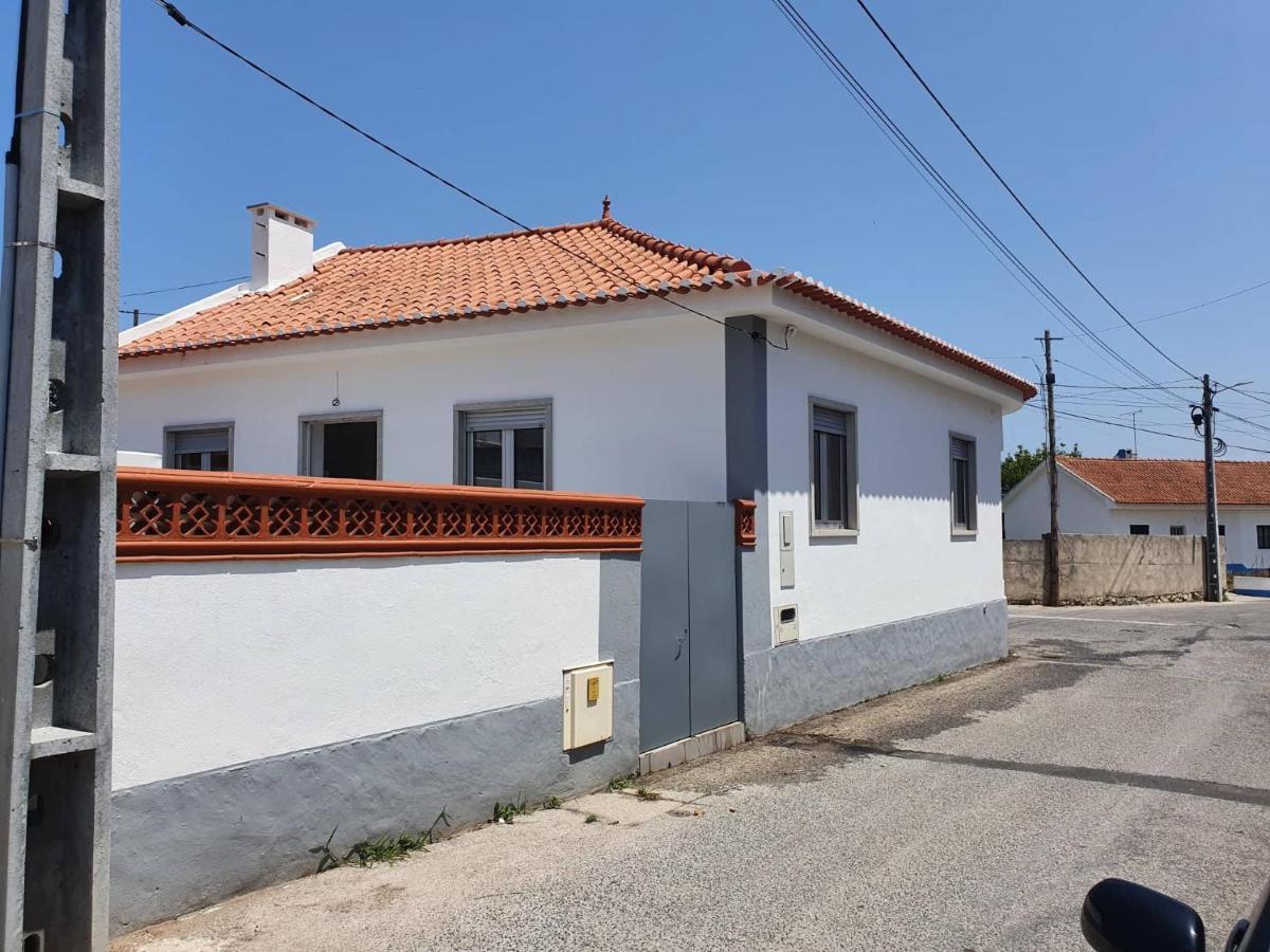 הוילה Valado de Frades Casa Da Avo Laurinda מראה חיצוני תמונה